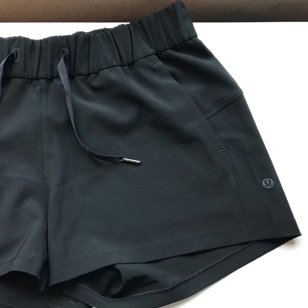 Lululemon shorts black size 8